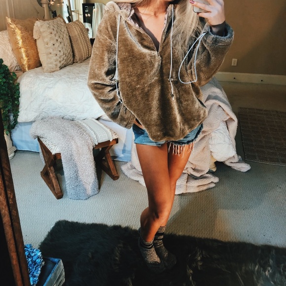 Jackets & Blazers - taupe fur hooded pullover